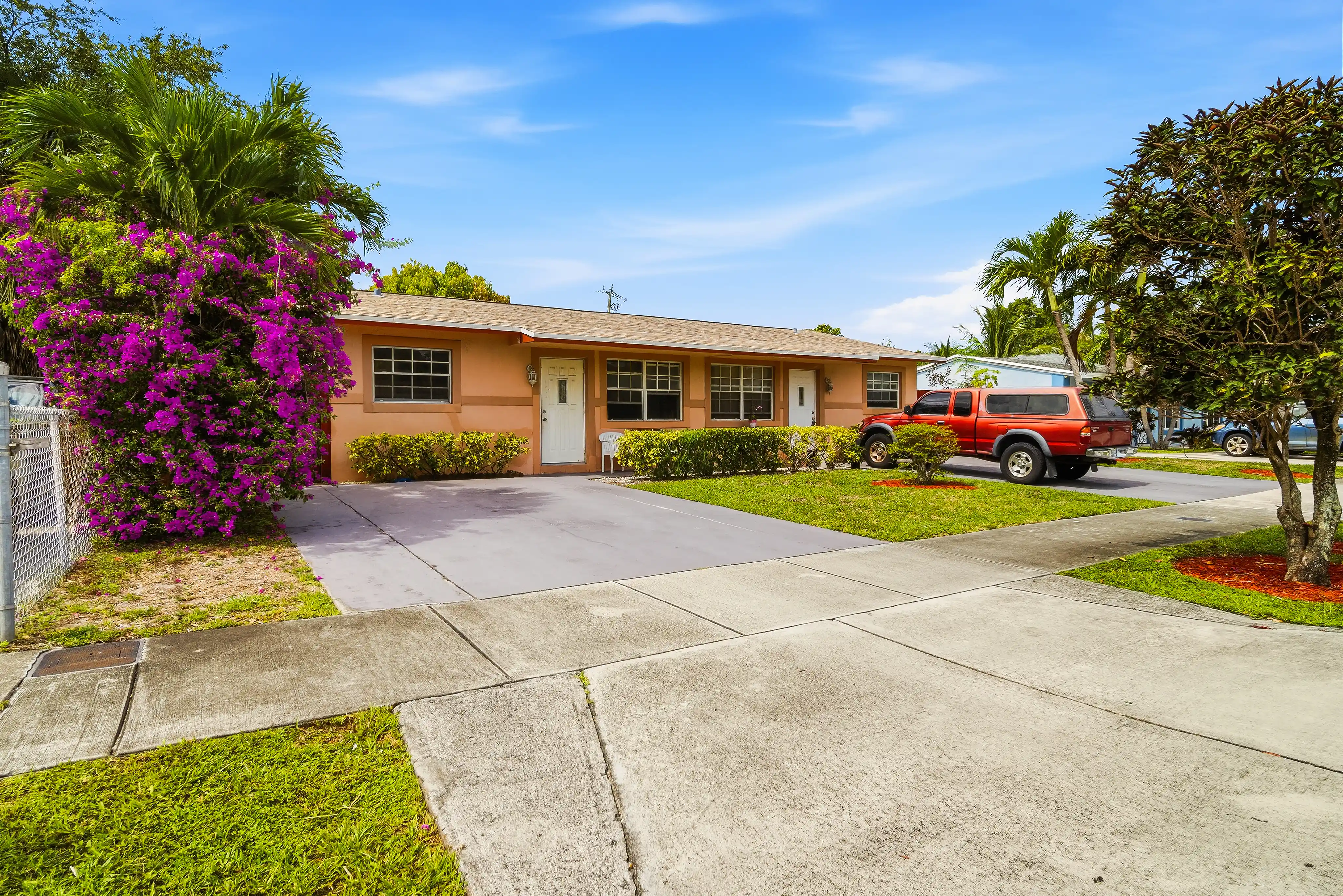 550 NE 37TH ST featured image