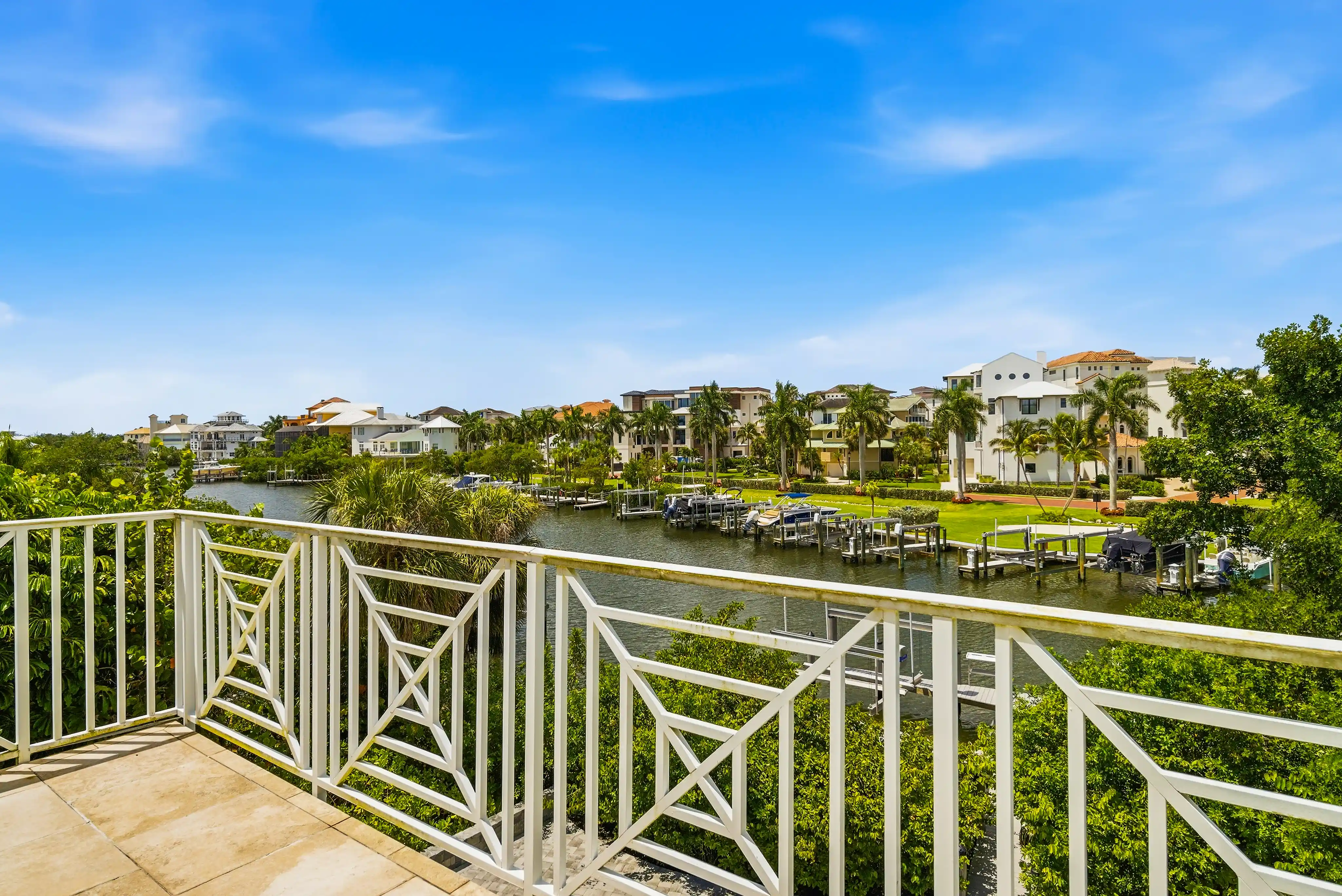 98 SOUTHPORT COVE slideshow image