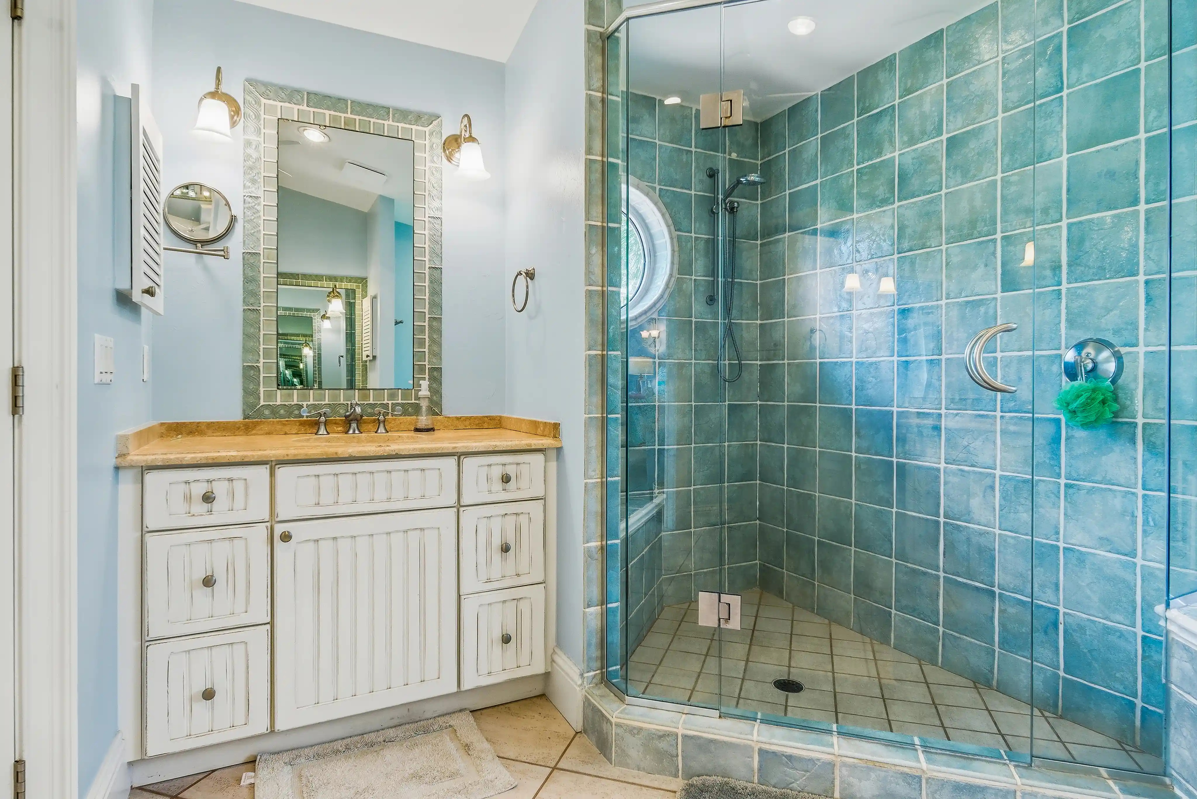 98 SOUTHPORT COVE slideshow image